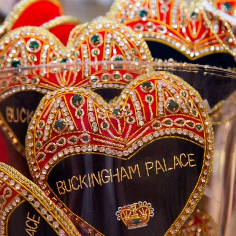 Decorations | Royal Collection Shop Buckingham Palace Navy And Red Heart Decoration